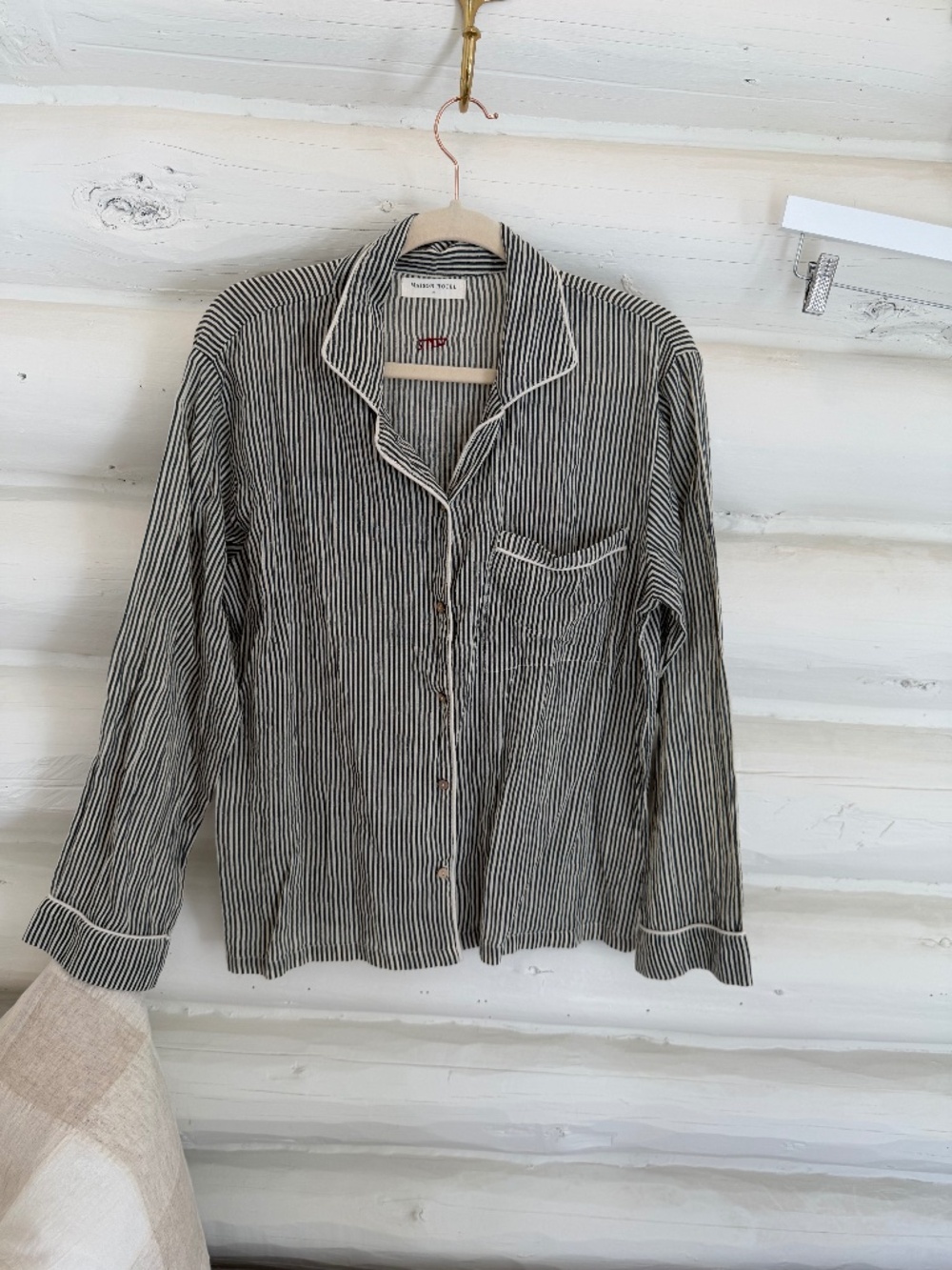 Maison Hotel Button Down